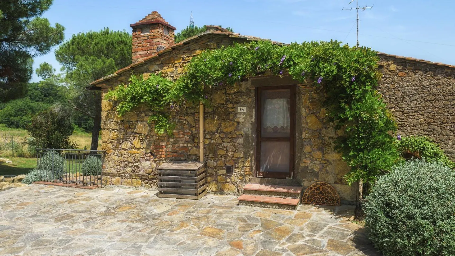 Podere Il Chiesino 82 Emma Villas Montecatini Val di Cecina